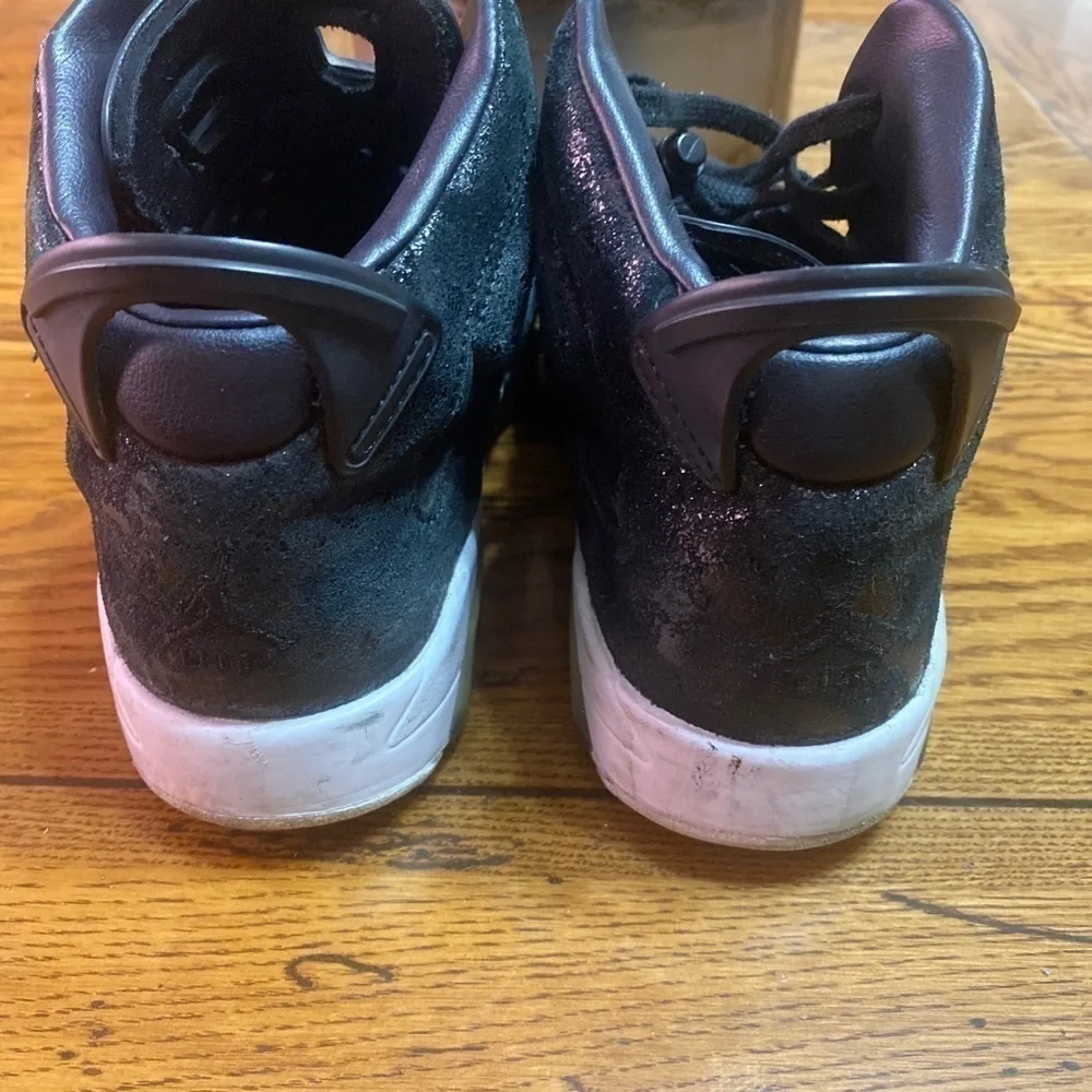 JORDAN 6 Retro Heiress Black Suede Size 5.5Y [881430-029].
